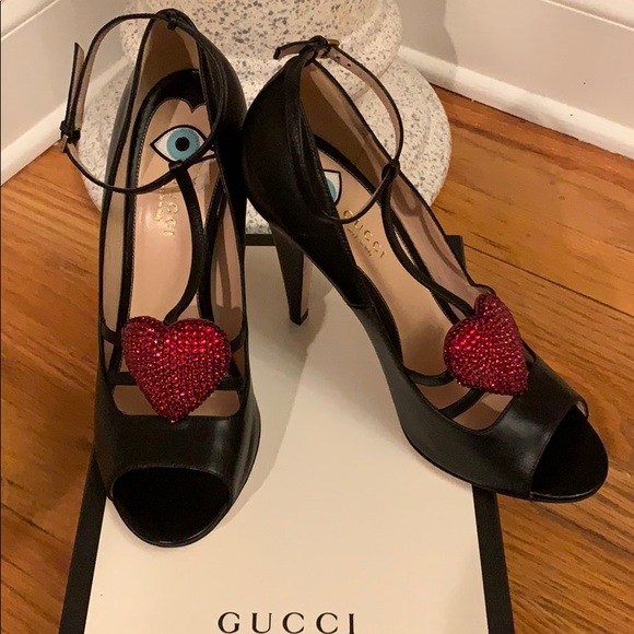 Gucci shoes from runway. - Picture 2 of 5
